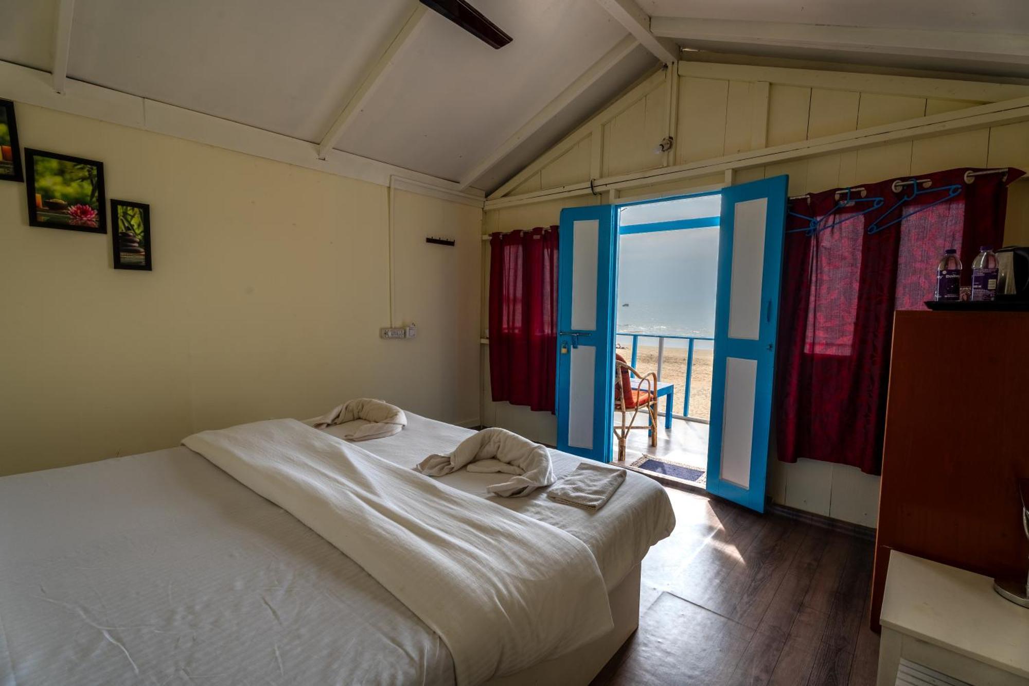 The Tito'S Blue Sky Beach Resort Agonda Exterior foto